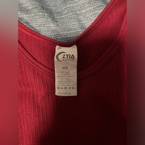 Zyia Parallel Tank - Picture 4 of 4